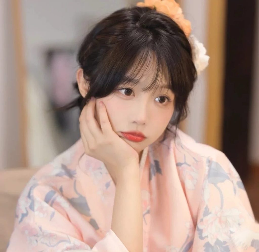 甜美女孩｜图书馆里的深秋小确幸