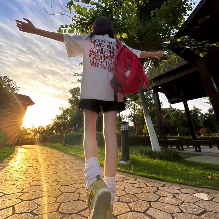 盛夏氛围感美女｜江边治愈时光