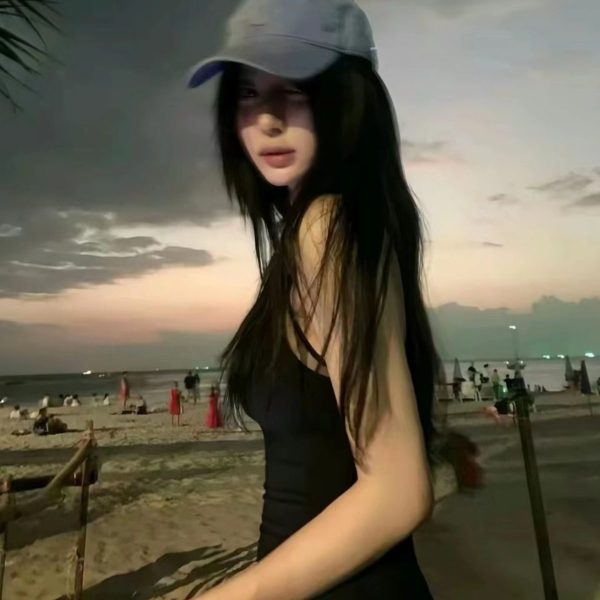氛围感美女｜法式茶歇裙的冬日暖阳搭配