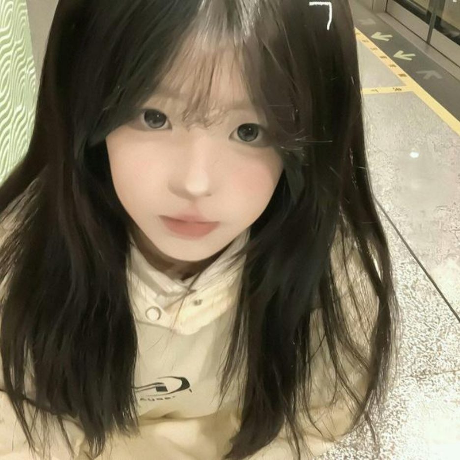 氛围感美女｜超市的少女感瞬间
